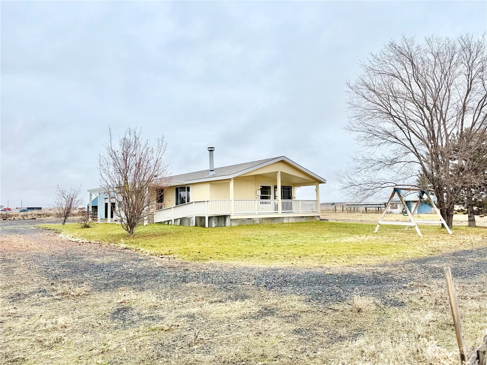 7525 Northeast Rd D Moses Lake, WA 98837 - Photo 4 of 27 Gallery Image 4