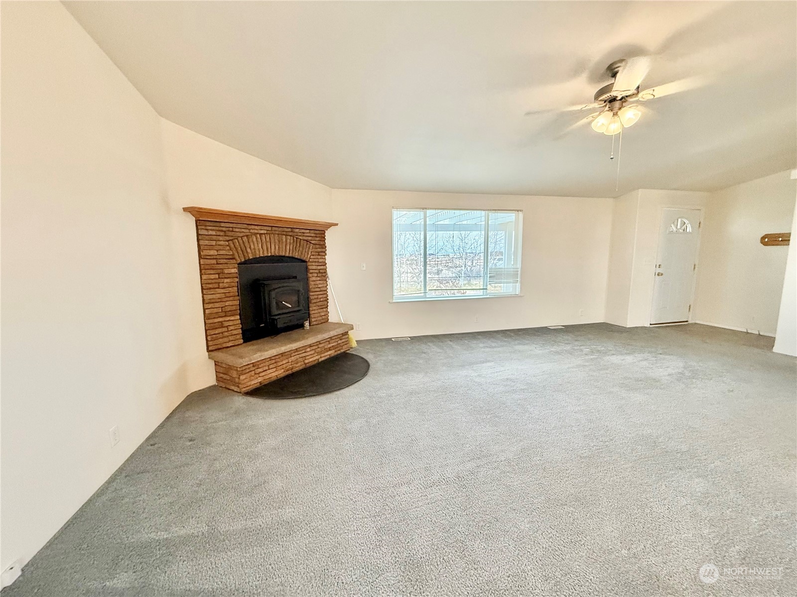 7525 Northeast Rd D Moses Lake, WA 98837 - Photo 8 of 27 Gallery Image 8