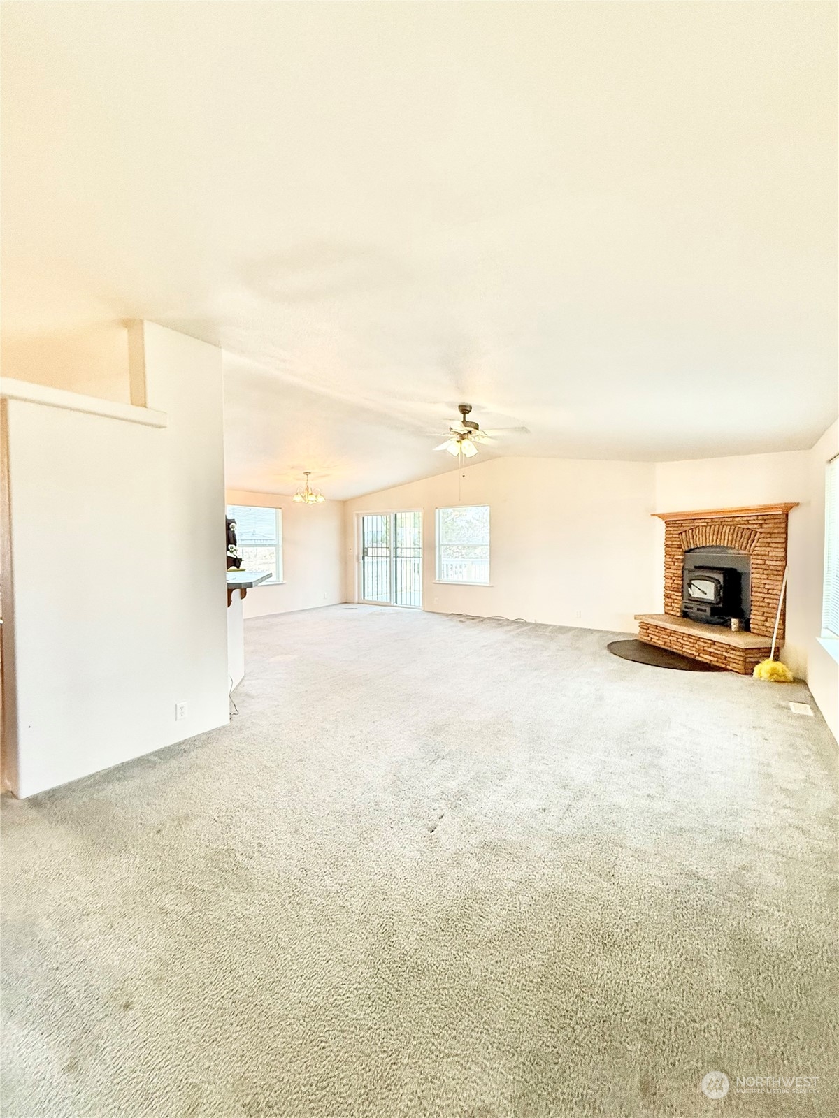 7525 Northeast Rd D Moses Lake, WA 98837 - Photo 9 of 27 Gallery Image 9