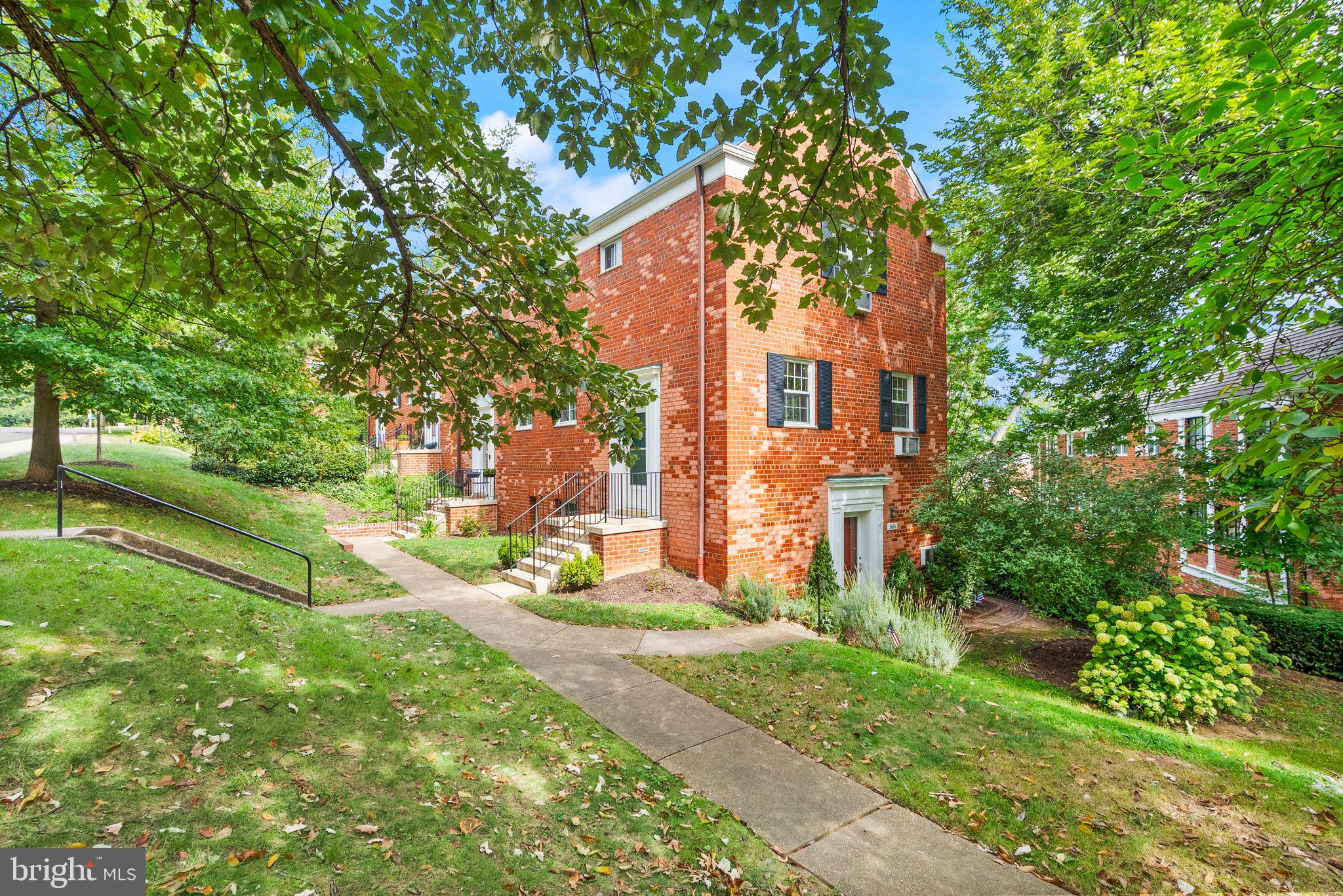 3603 Gunston Road Alexandria, VA 22302 - Photo 25 of 29 End unit offer windows on three sides