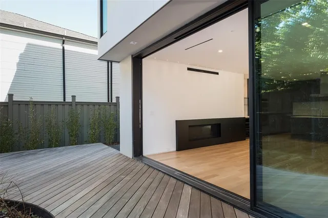 $15,000 | 3515 Edgewater Street, Dallas, TX 75205