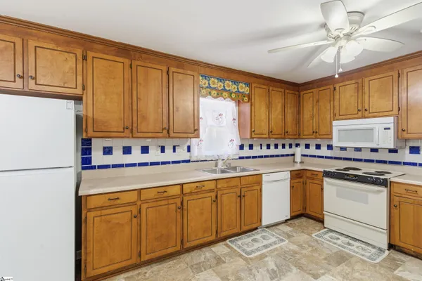 $258,000 | 208 State Rd S-30-874, Clinton, SC 29325