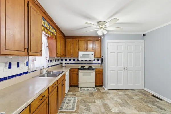 $258,000 | 208 State Rd S-30-874, Clinton, SC 29325