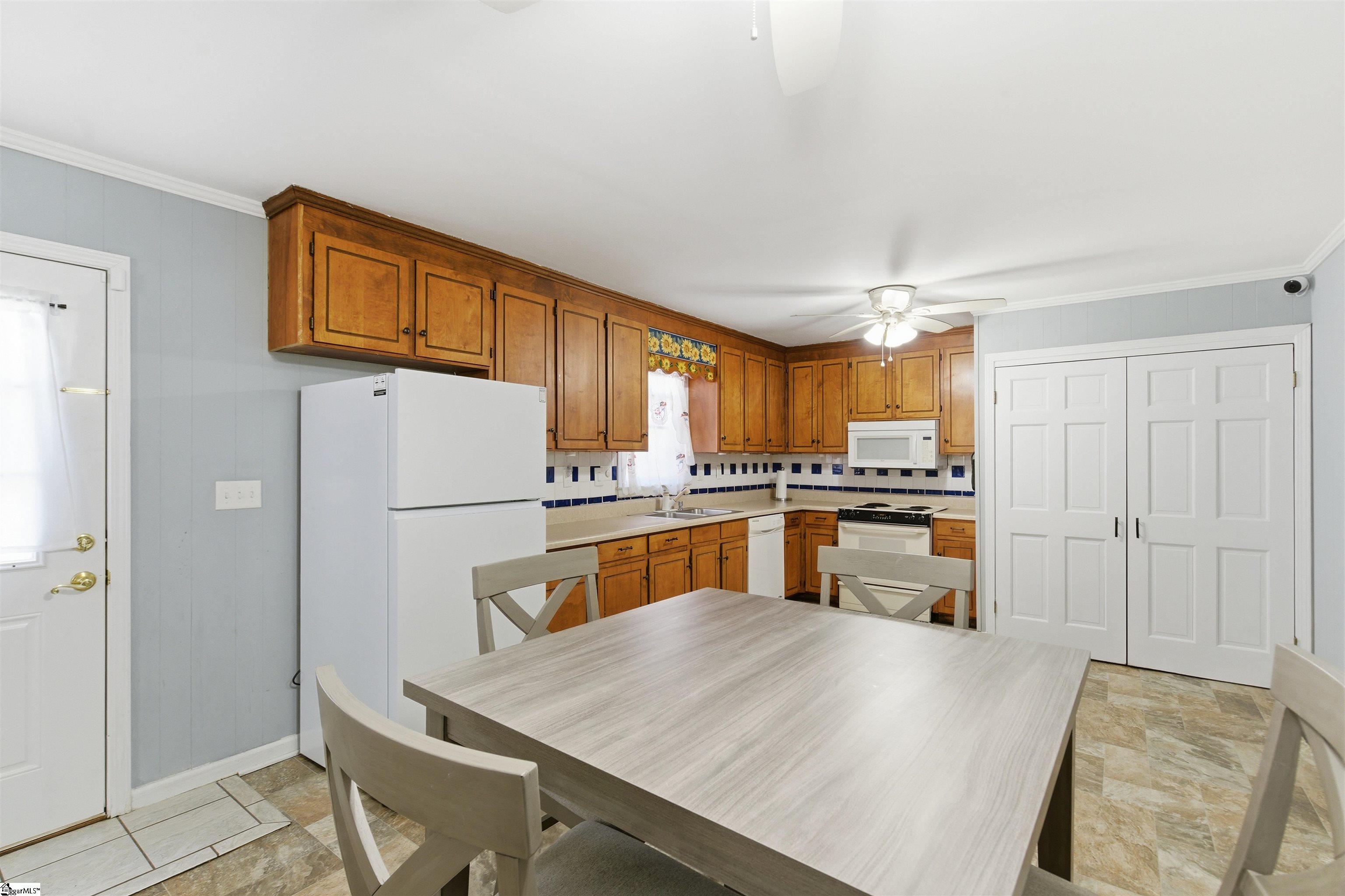 208 State Rd S-30-874 Clinton, SC 29325 - Photo 13 of 29