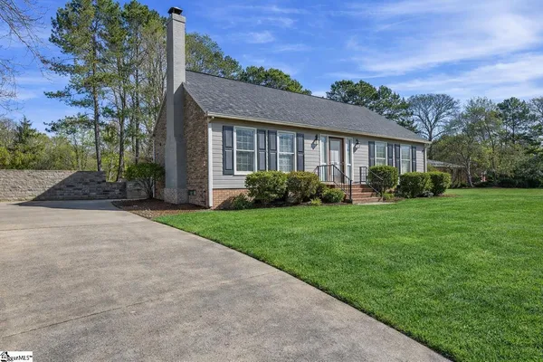 $258,000 | 208 State Rd S-30-874, Clinton, SC 29325