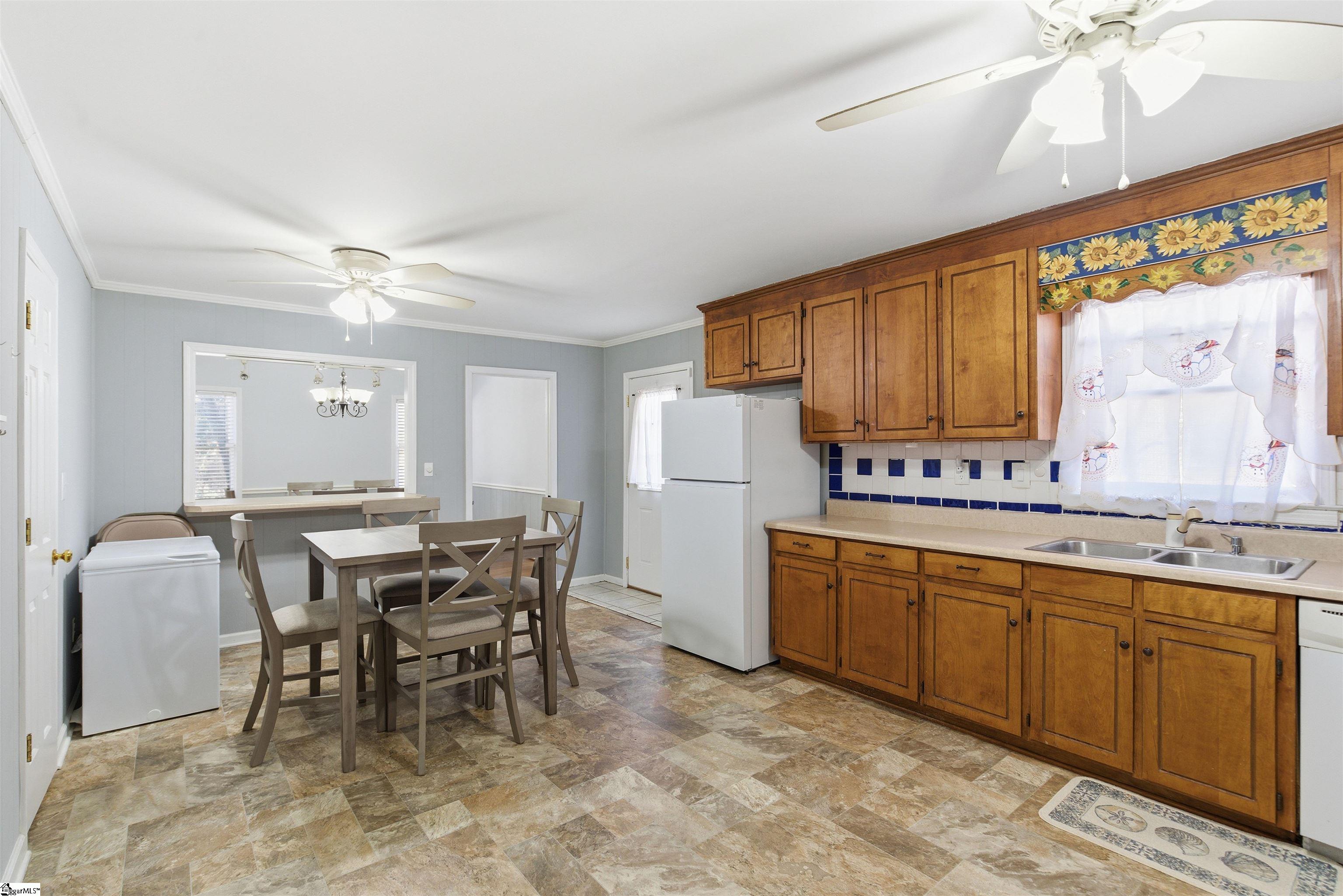 208 State Rd S-30-874 Clinton, SC 29325 - Photo 10 of 29