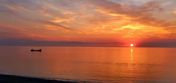 $3,300 | 3000 North Ocean Drive, Unit 17B, Singer Island, FL 33404