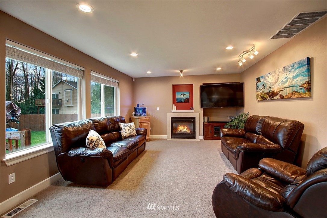 13773 Chain Lake Road Monroe, WA 98272 - Photo 9 of 25 Gallery Image 9