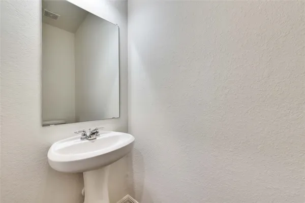 $1,775 | 1008 Gray Fox Loop, Hutto, TX 78634