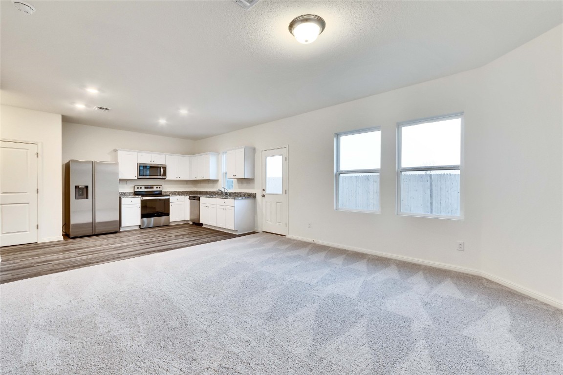 1008 Gray Fox Loop Hutto, TX 78634 - Photo 2 of 21