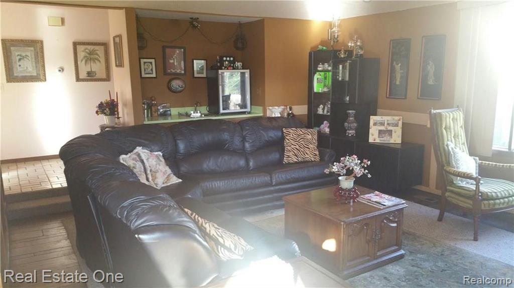 1836 North Adams Road Rochester Hills, MI 48306 - Photo 17 of 33