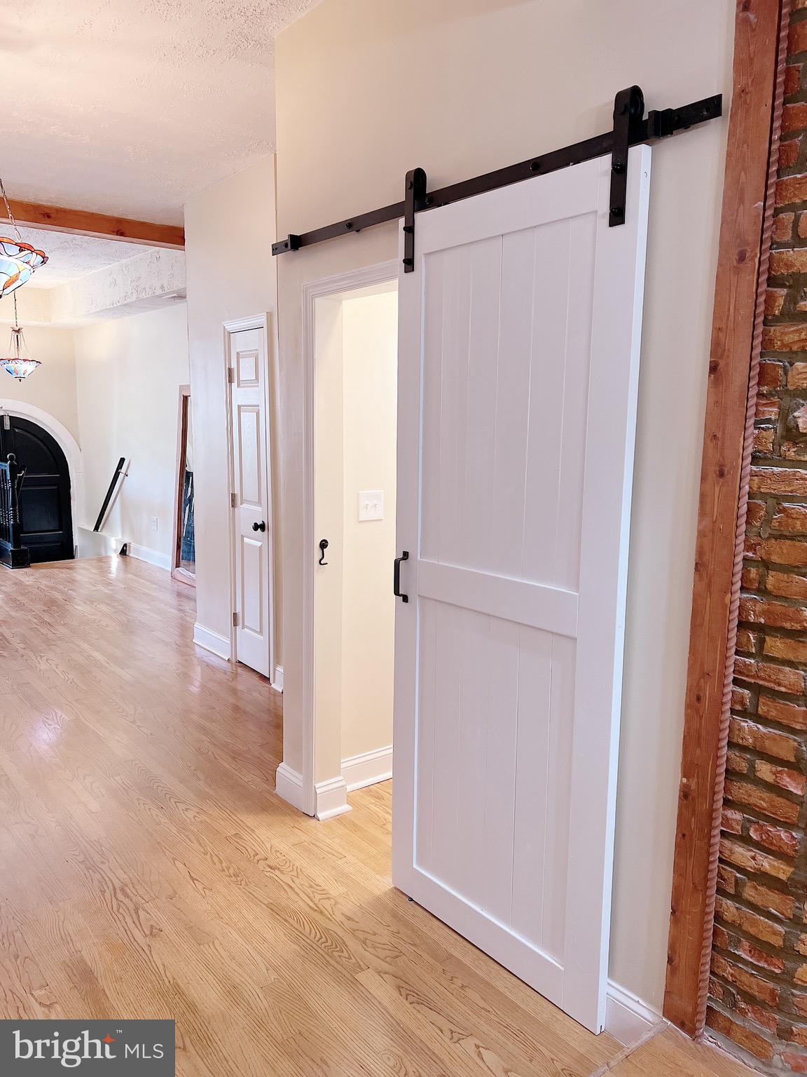 2263 Madison Avenue Baltimore, MD 21217 - Photo 5 of 41