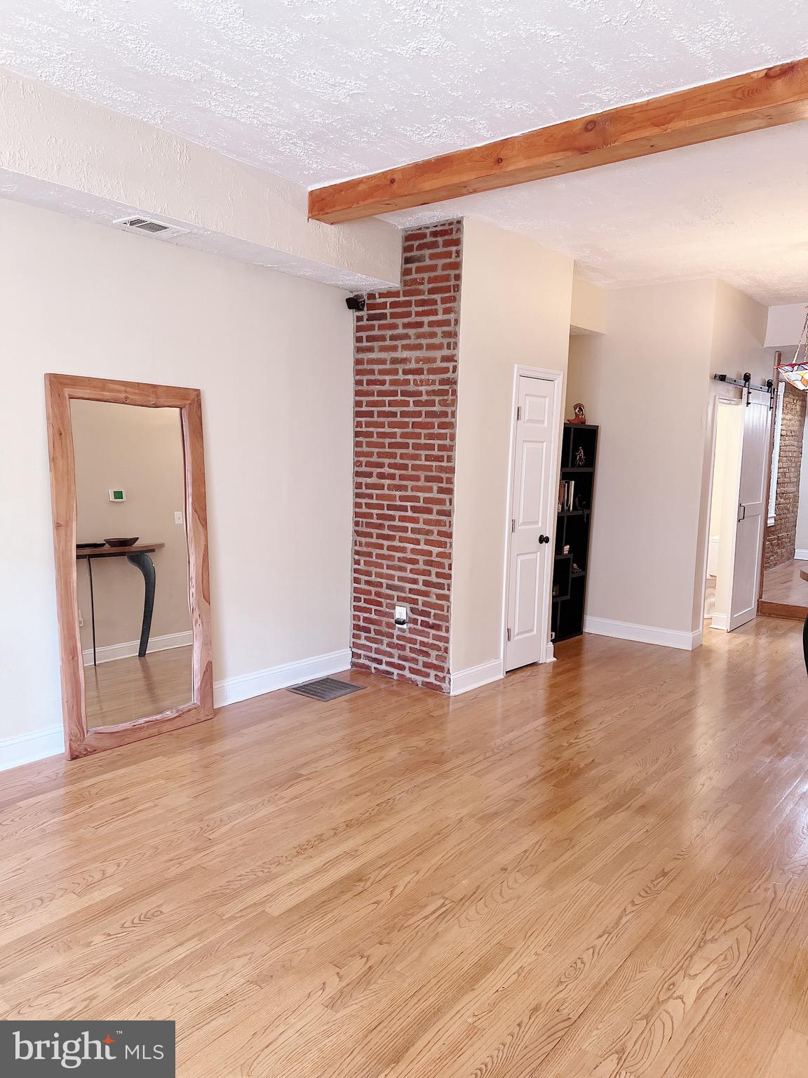 2263 Madison Avenue Baltimore, MD 21217 - Photo 7 of 41