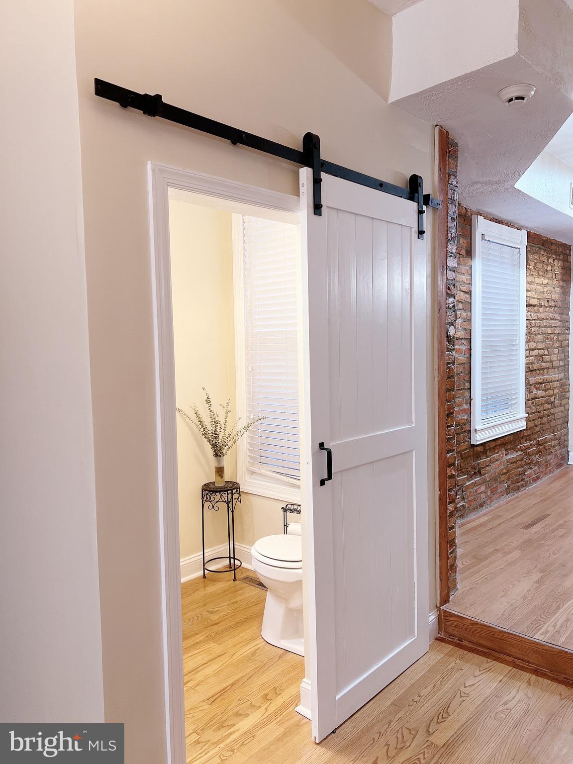 2263 Madison Avenue Baltimore, MD 21217 - Photo 9 of 41