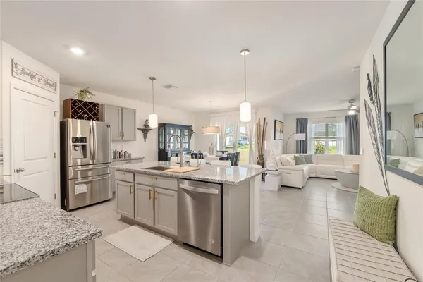 $2,100 | 149 Hickory Course, Ocala, FL 34472