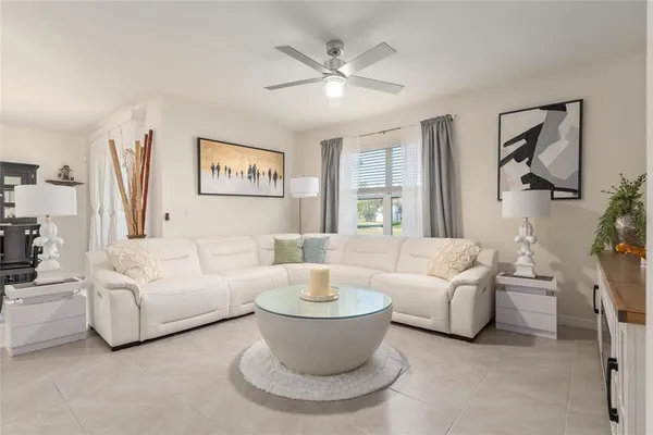 $2,100 | 149 Hickory Course, Ocala, FL 34472