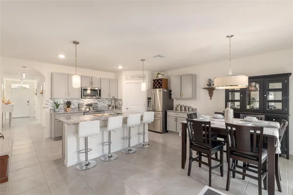 $2,100 | 149 Hickory Course, Ocala, FL 34472