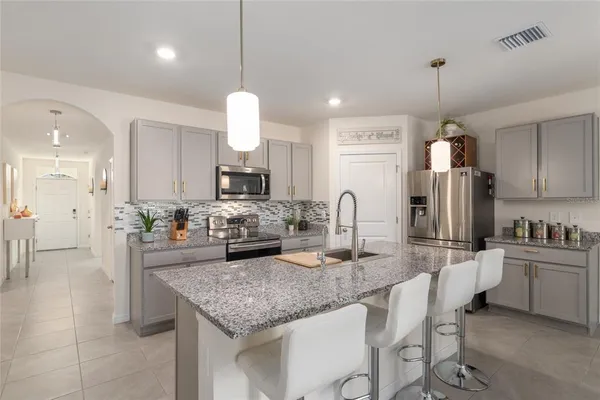 $2,100 | 149 Hickory Course, Ocala, FL 34472