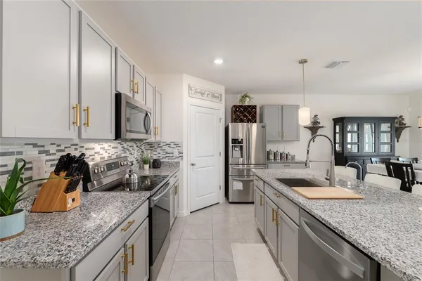 $2,100 | 149 Hickory Course, Ocala, FL 34472