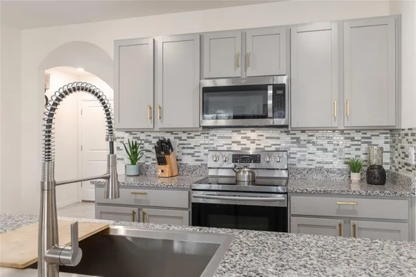 $2,100 | 149 Hickory Course, Ocala, FL 34472