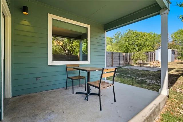 $1,990 | 6902 Bennett Avenue, Unit B, Austin, TX 78752
