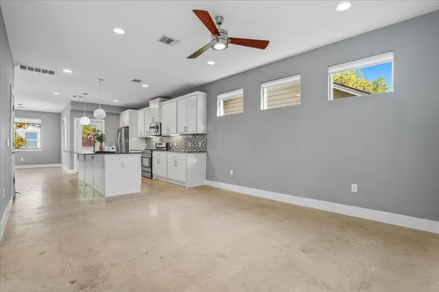 $1,990 | 6902 Bennett Avenue, Unit B, Austin, TX 78752