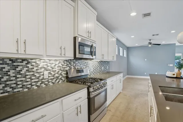 $1,990 | 6902 Bennett Avenue, Unit B, Austin, TX 78752