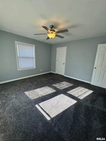 $1,647 | 1215 18th Avenue, Rock Island, IL 61201