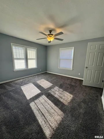 $1,647 | 1215 18th Avenue, Rock Island, IL 61201