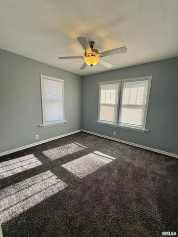 $1,647 | 1215 18th Avenue, Rock Island, IL 61201