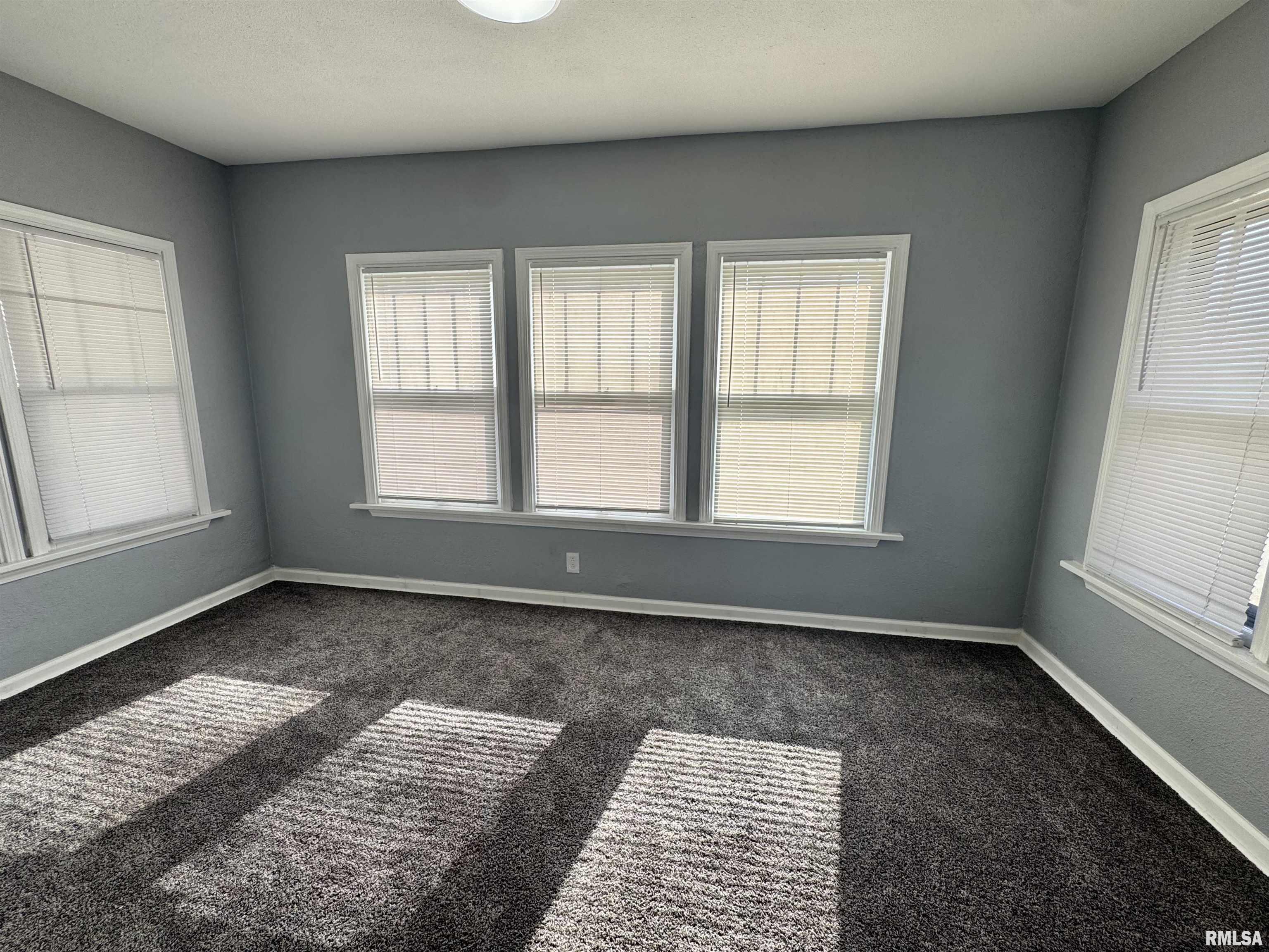 1215 18th Avenue Rock Island, IL 61201 - Photo 5 of 17