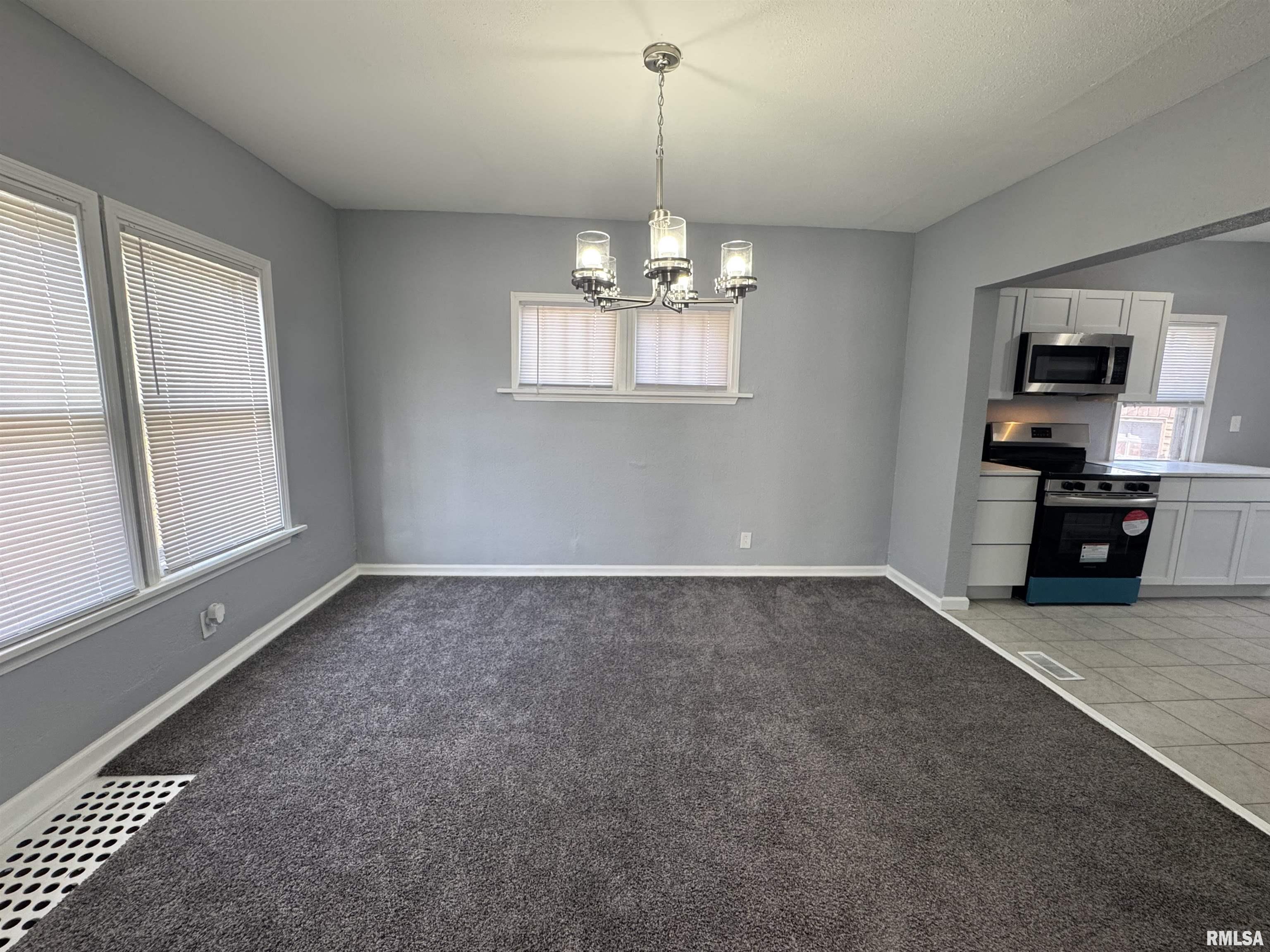 1215 18th Avenue Rock Island, IL 61201 - Photo 6 of 17