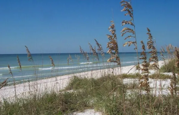 $330,000 | 2700 Bayshore Boulevard, Unit 542, Dunedin, FL 34698