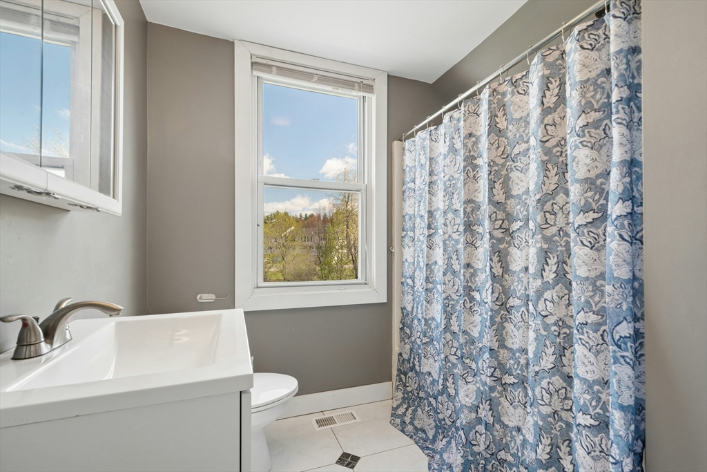 365 Clark Street Gardner, MA 01440 - Photo 26 of 40