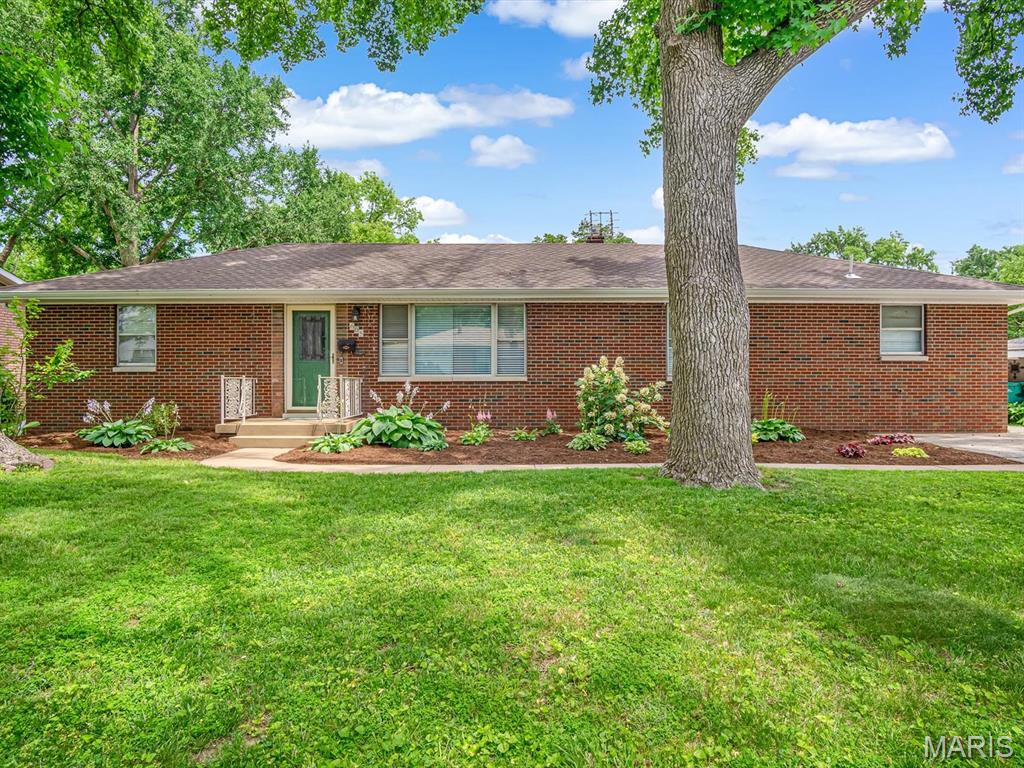 608 South Augusta Street O'Fallon, IL 62269 - Photo 1 of 17