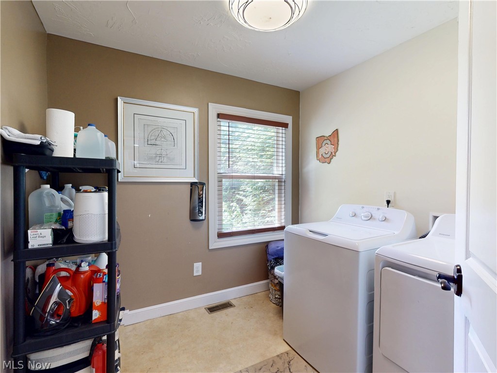 2414 Lakeside Avenue Northwest Canton, OH 44708 - Photo 16 of 34