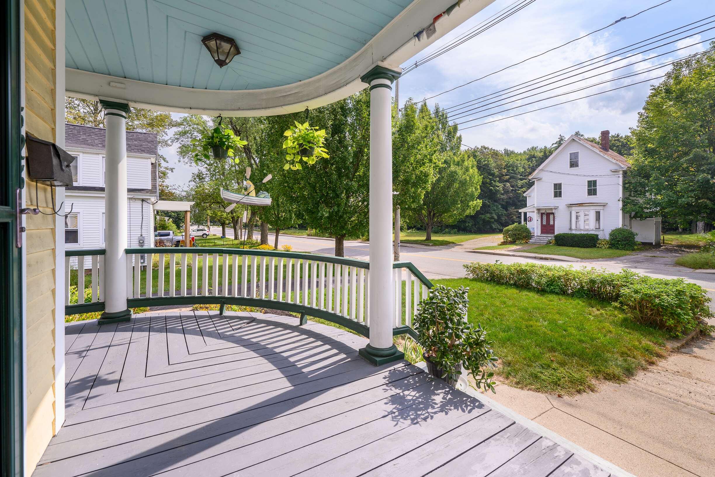 526 Main Street Sanford, ME 04083 - Photo 4 of 33 Beautiful Covered Porch