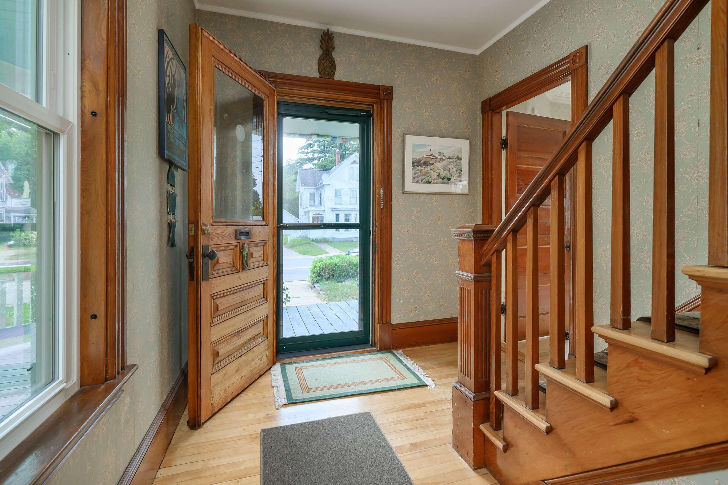 526 Main Street Sanford, ME 04083 - Photo 6 of 33 Main Foyer