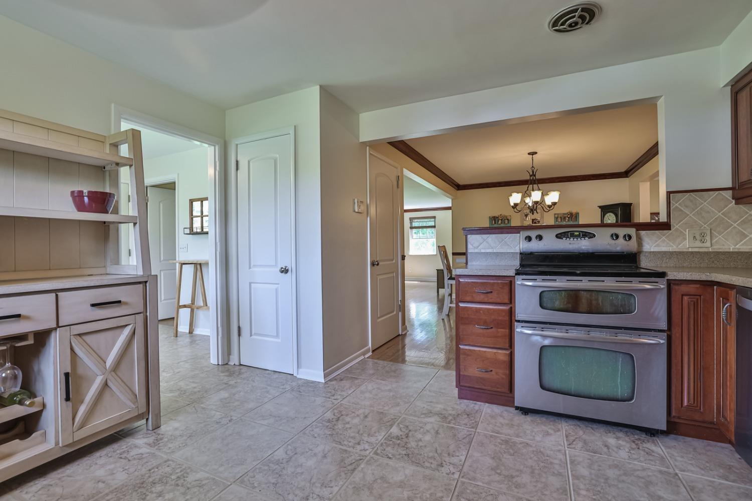 6454 Hayes Road Cincinnati, OH 45248 - Photo 14 of 42