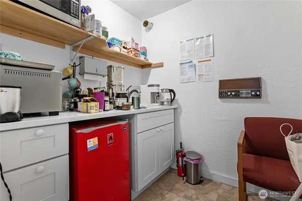 $2,700 | 1200 Lakeway Drive, Unit 3, Bellingham, WA 98229