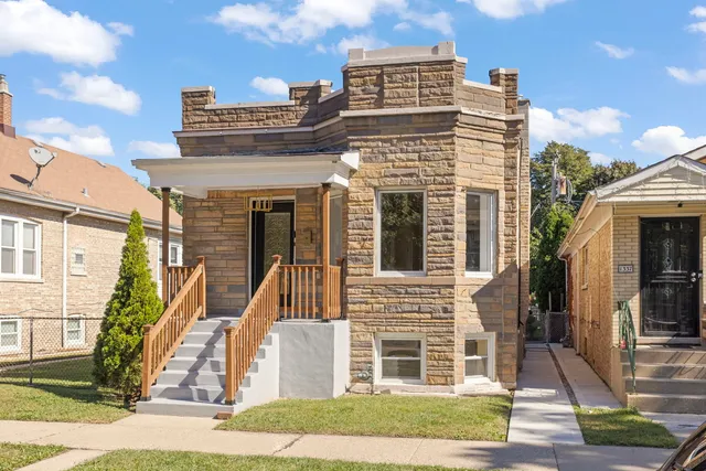 $375,000 | 1335 Wesley Avenue, Berwyn, IL 60402