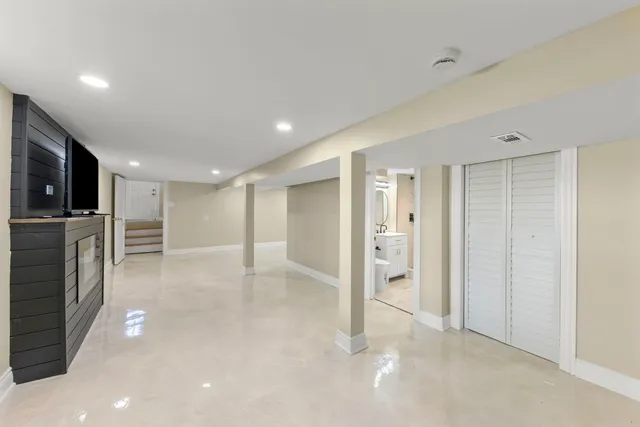 $375,000 | 1335 Wesley Avenue, Berwyn, IL 60402