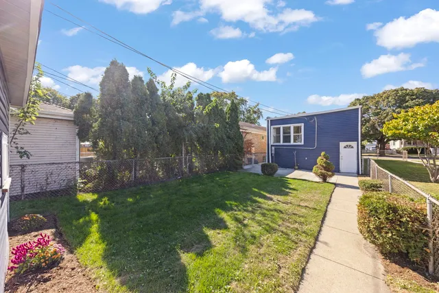 $375,000 | 1335 Wesley Avenue, Berwyn, IL 60402