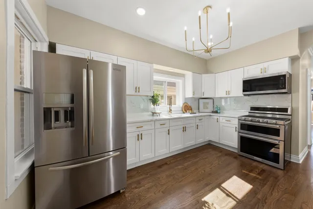 $375,000 | 1335 Wesley Avenue, Berwyn, IL 60402