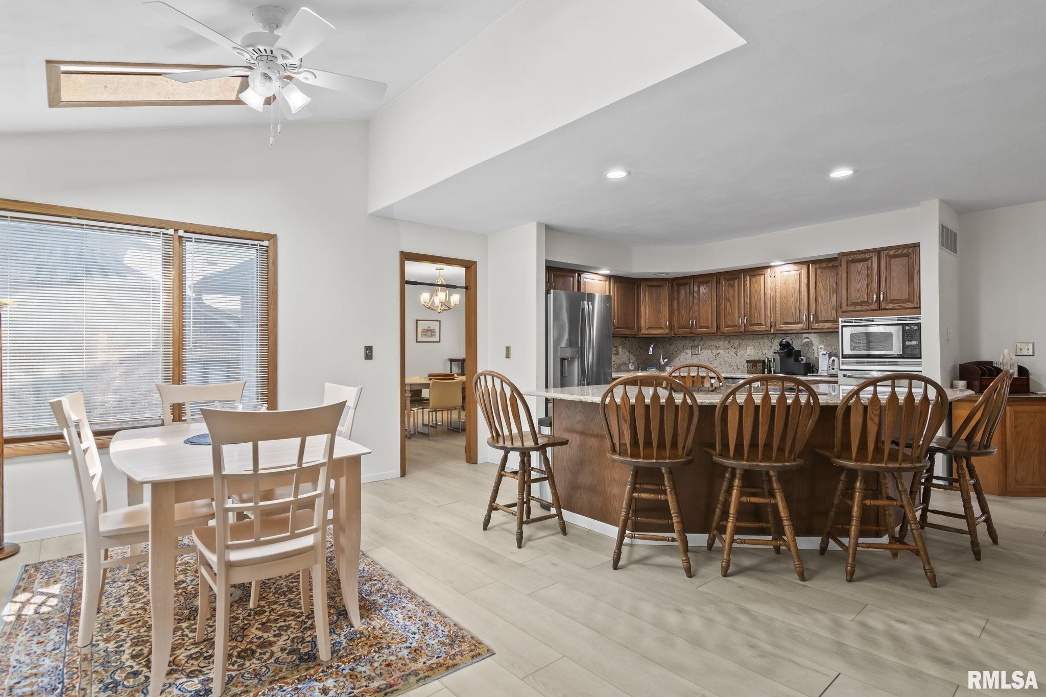 421 Natchez Trace Springfield, IL 62711 - Photo 11 of 36