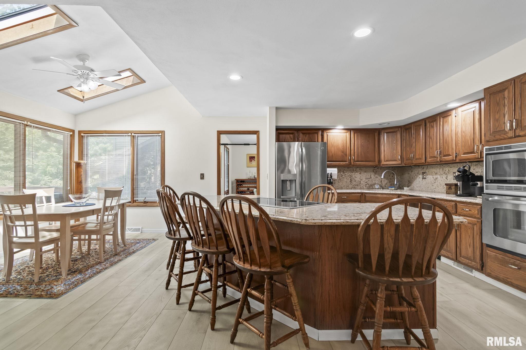 421 Natchez Trace Springfield, IL 62711 - Photo 12 of 36