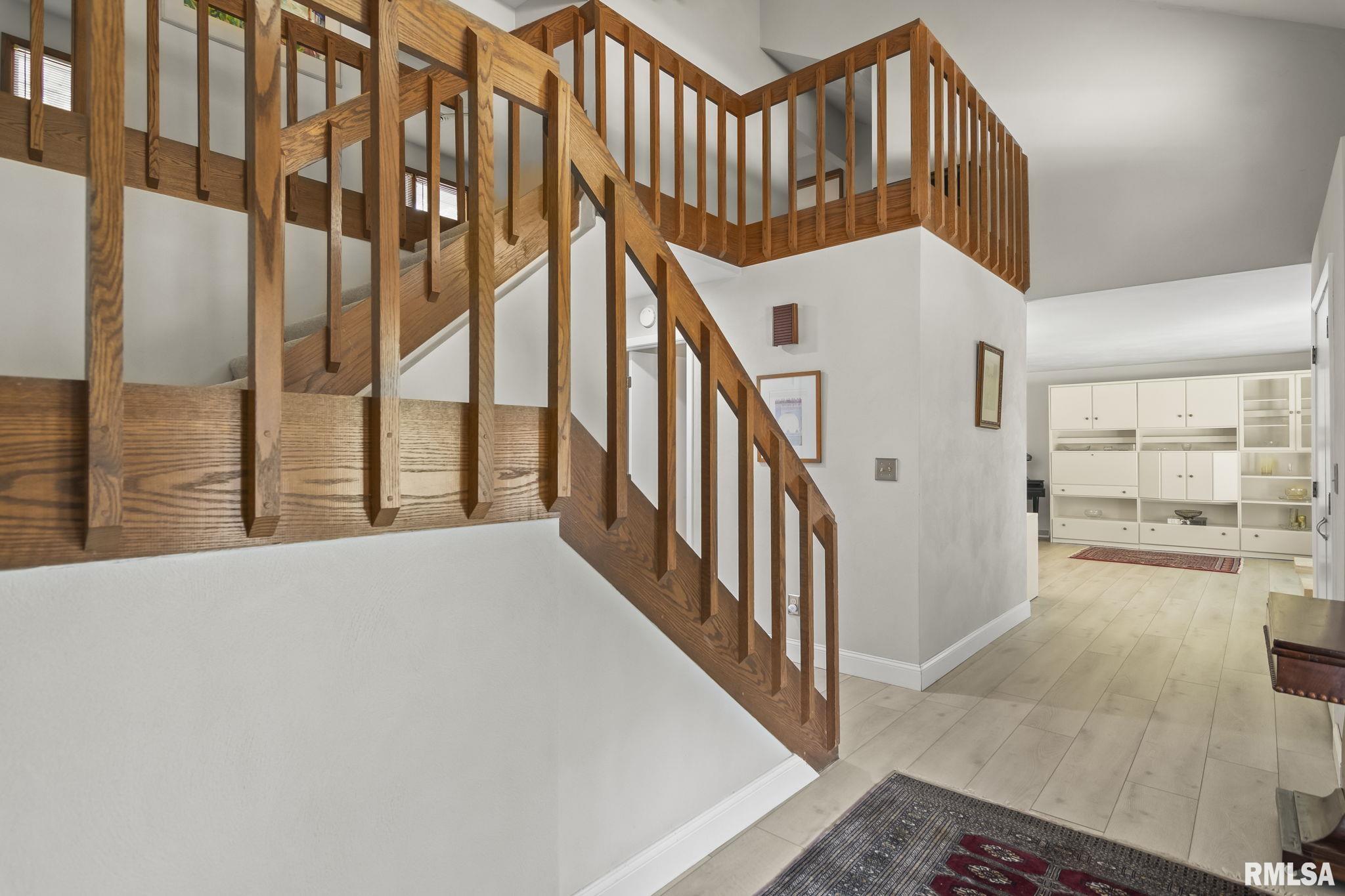 421 Natchez Trace Springfield, IL 62711 - Photo 4 of 36