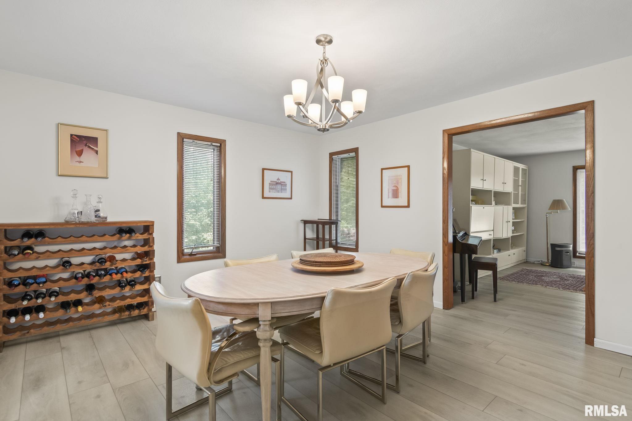 421 Natchez Trace Springfield, IL 62711 - Photo 8 of 36