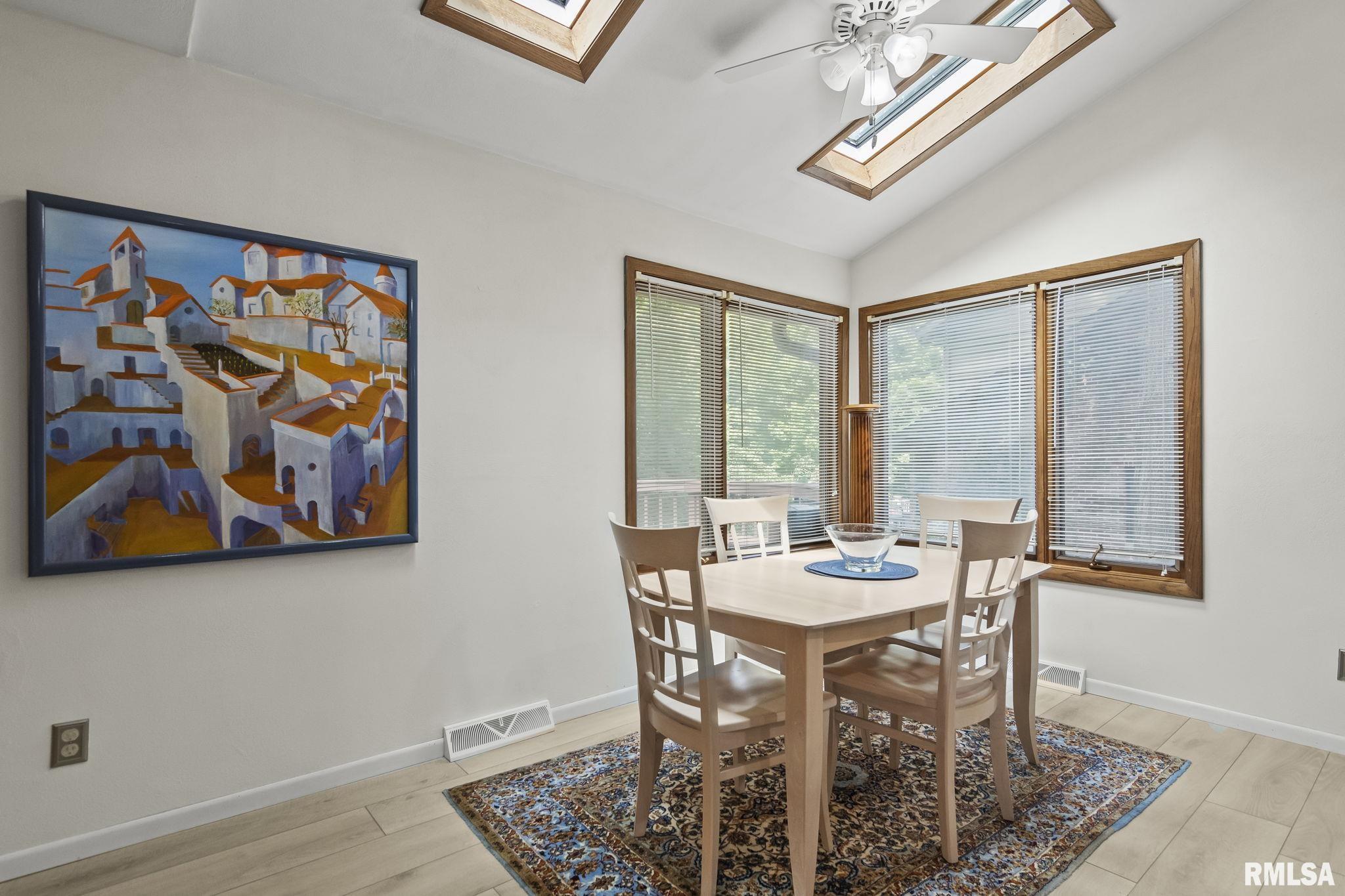 421 Natchez Trace Springfield, IL 62711 - Photo 10 of 36