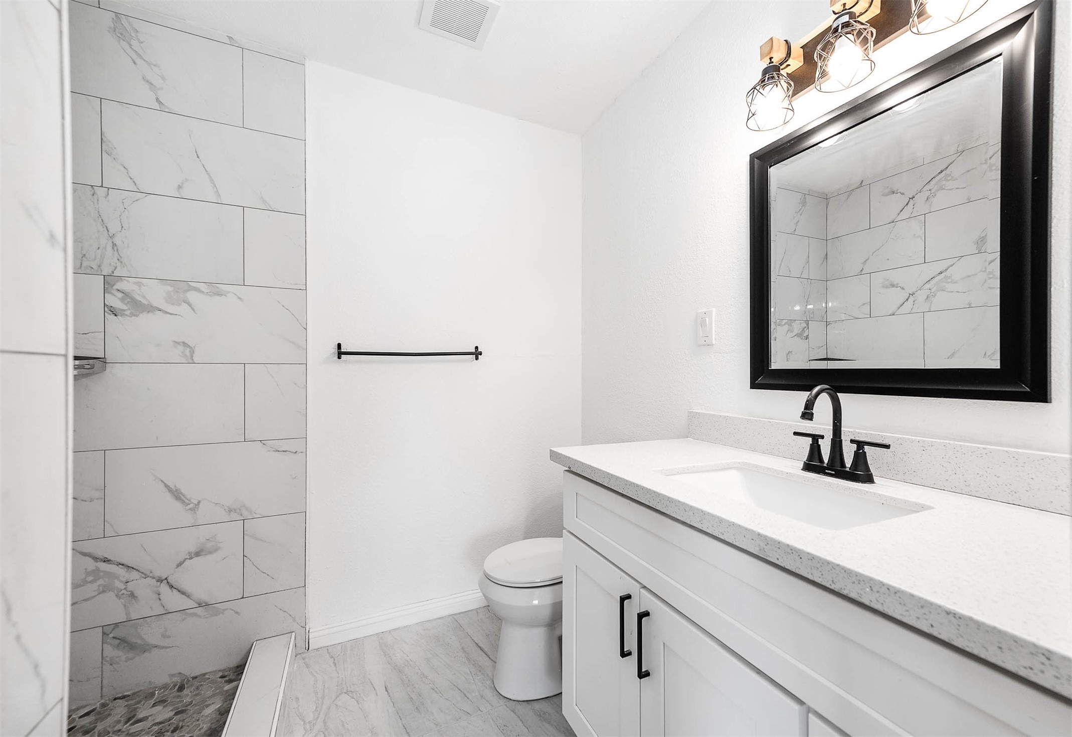 4356 A Phlox Street, Unit R1 Houston, TX 77051 - Photo 12 of 27